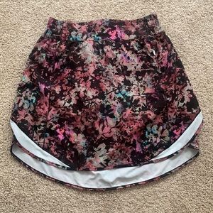 Lululemon 4” Hotty Hot Skirt. Size 4. New and never worn except for try on!